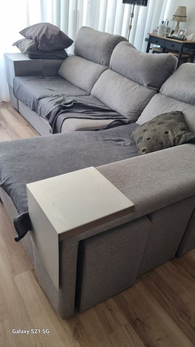 Sofa com chaisse longue à esquerda