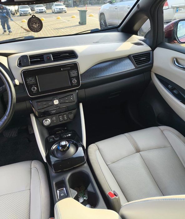Продам Nissan Leaf 2018