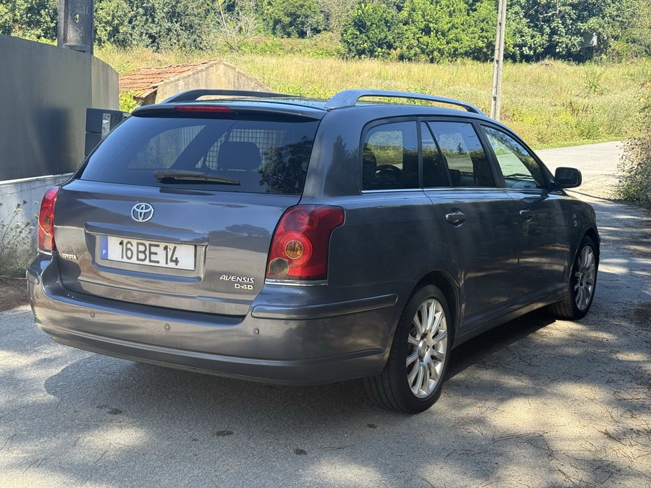 Toyota Avensis SW — fotografia 4