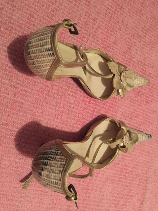 Sapatos de senhora de salto alto marca Haity