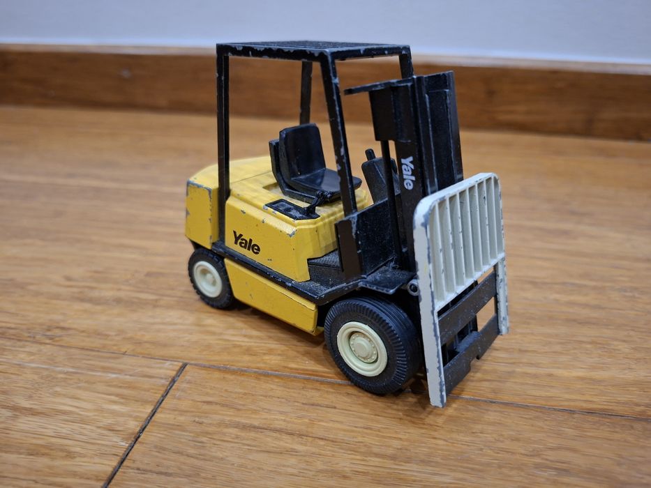 Model wózka widłowego Yale Conrad 2998 1:50 Metal Retro