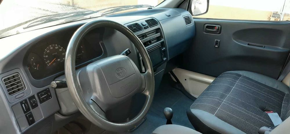 Toyota Hiace de 9 Lugares Excelente
