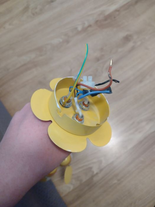 Lampa/żyrandol pszczółki