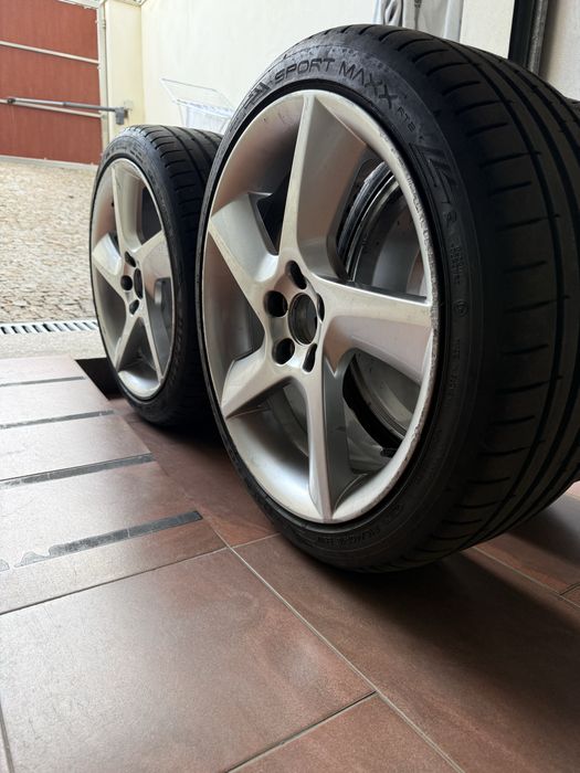 Jantes Volvo Odysseus com pneus 215/40 R18