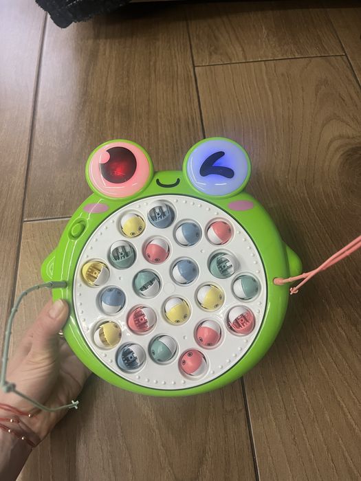 Лот дитячіх іграшок