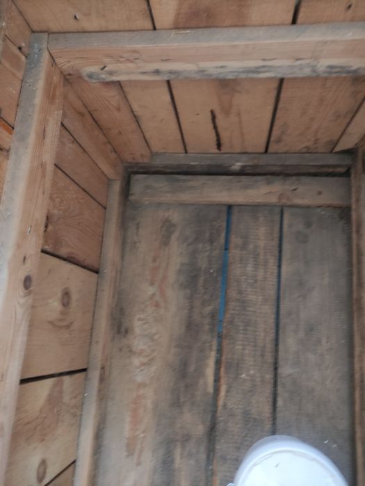 Дерев'янна скриня для речей