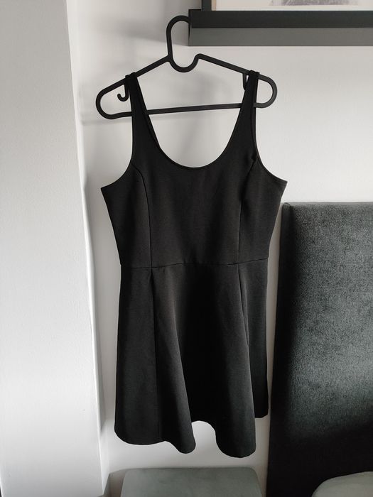 7 vestidos e 2 saias