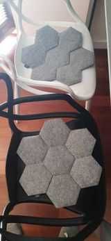 Designerskie nakładki na krzesła kształt plastra miodu Nie/Bo/Design