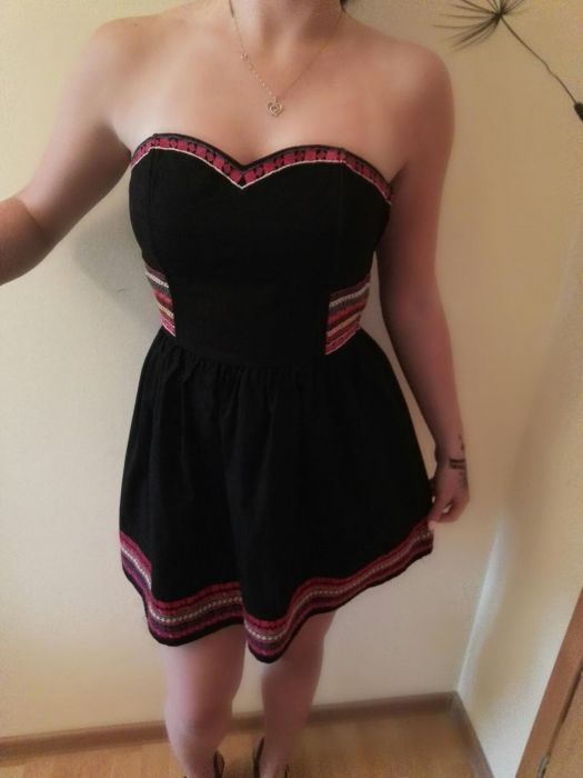 Czarna gorsetowa hafty h&m 36