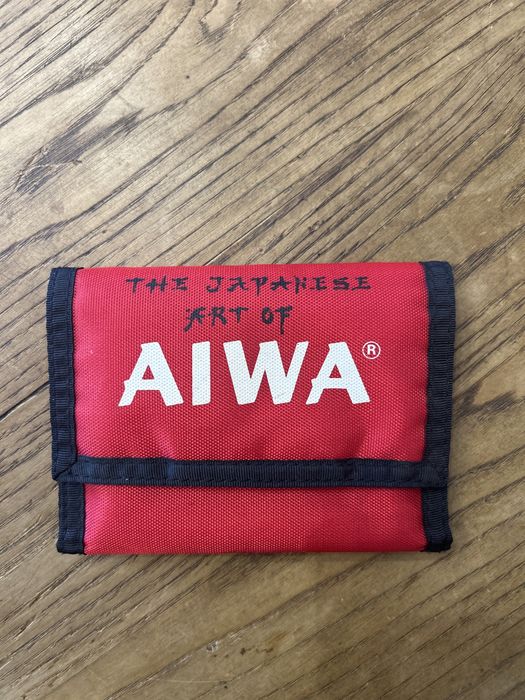 Aiwa carteira anos 90 marca de walkmans e aparelhagens