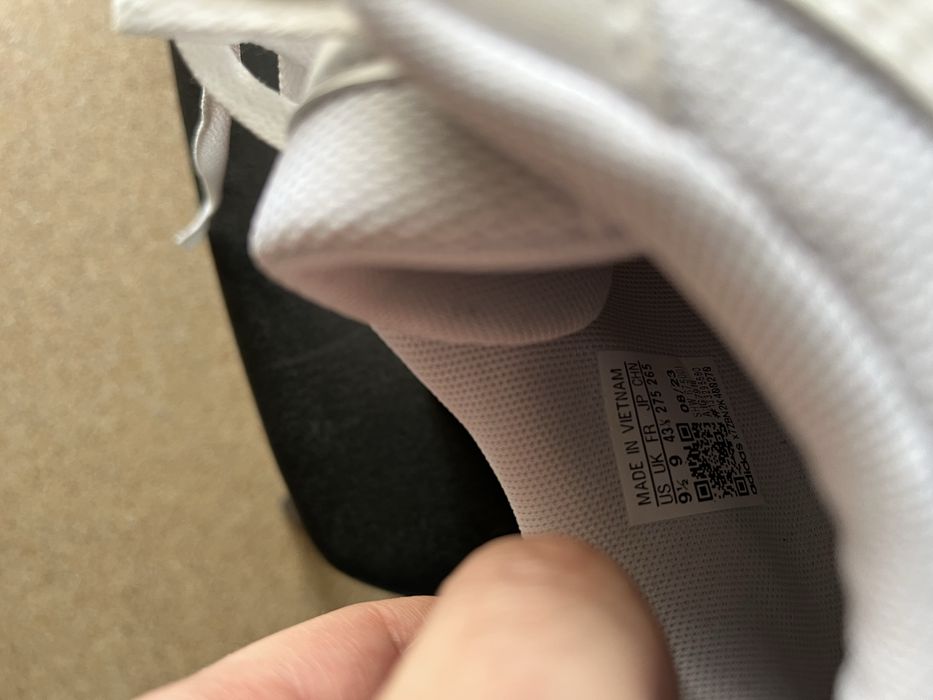 Кросівки adidas 43 розмір