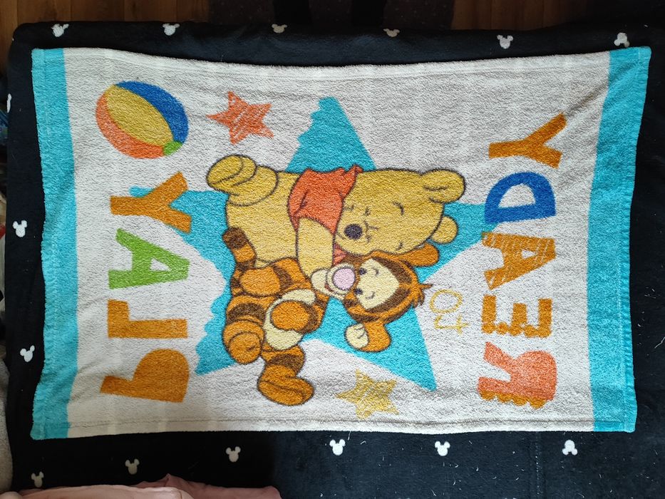 Mały kocyk z Kubusiem Puchatkiem Disney
