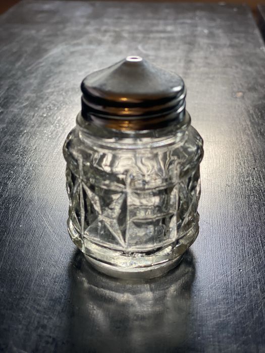 Galheteiro em vidro e metal – 4 frascos + base