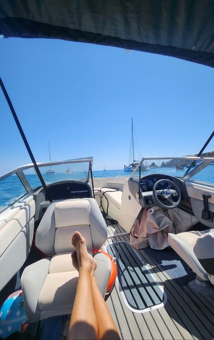 STINGRAY 606 ZPX – Lancha americana (V6 Vortec 205cv) em bom estado !