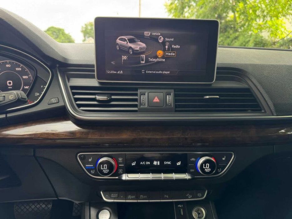 Audi Q5      2020