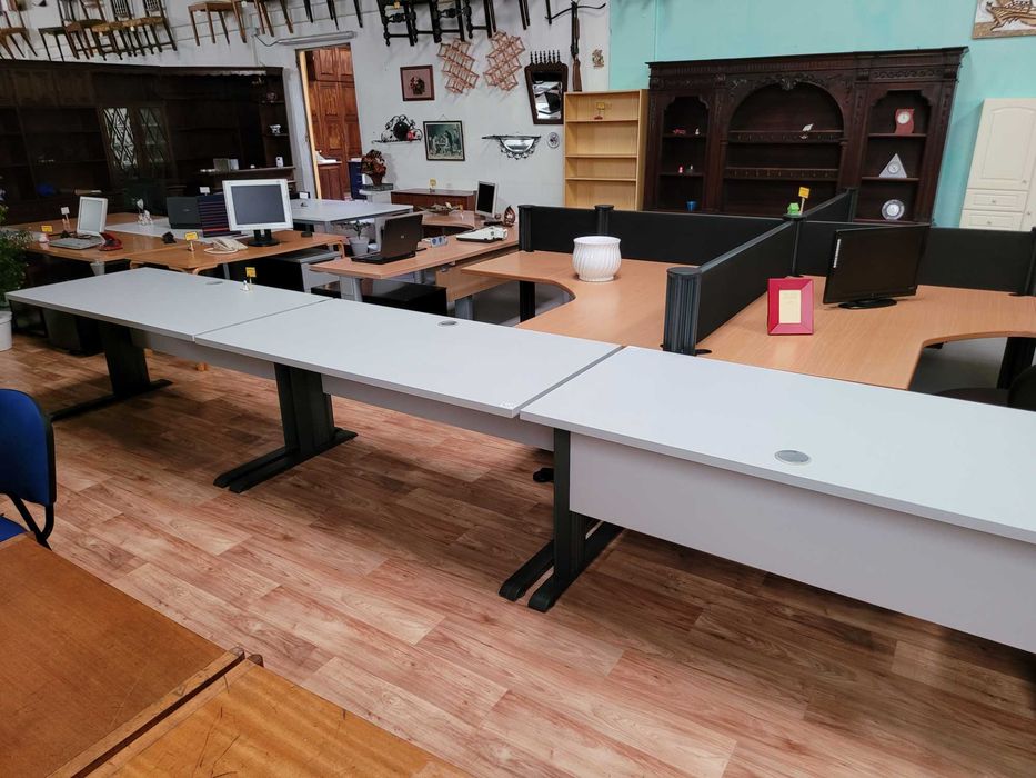 Individual Desks – Very Good Overall Condition – Unit Price64584277744385120