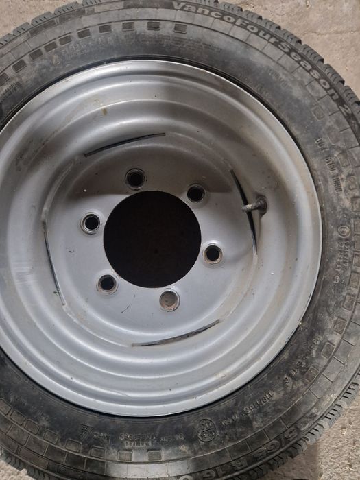 Koła kompletne do przyczepy rolniczej