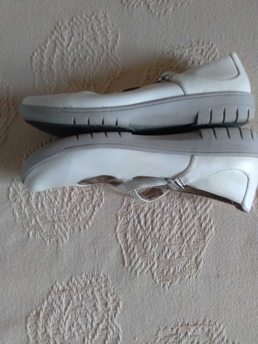 Кожаные туфли clarks structured. 38/5 размер, uk 5.5. оригинал
Clarks