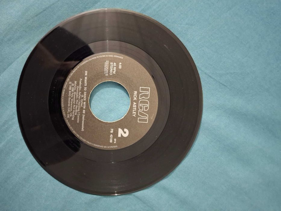 RICK ASTLEY– She Wants To Dance With Me