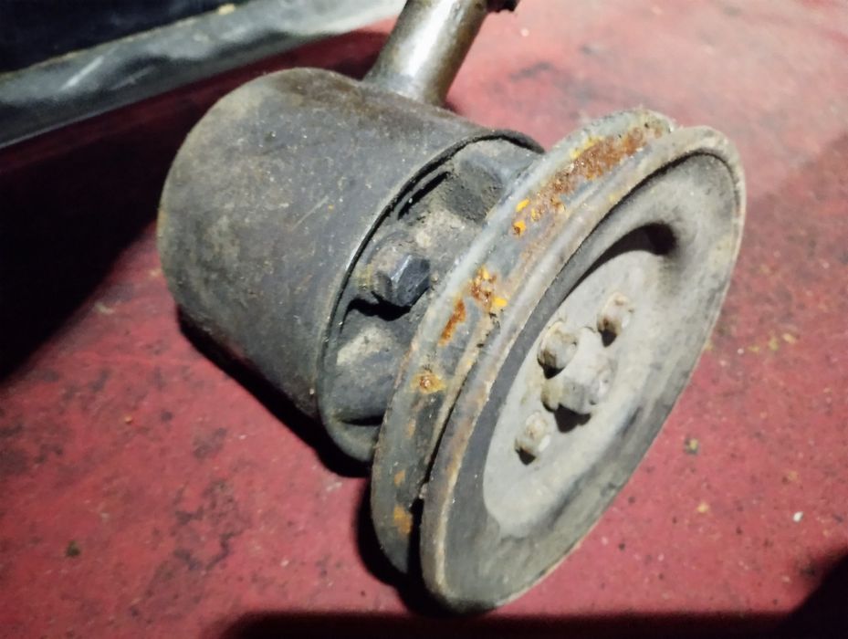 Насос ГУР  Мазда 929 двигун MA