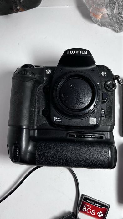 Fujifilm Finepix S5 Pro Digital SLR Camera