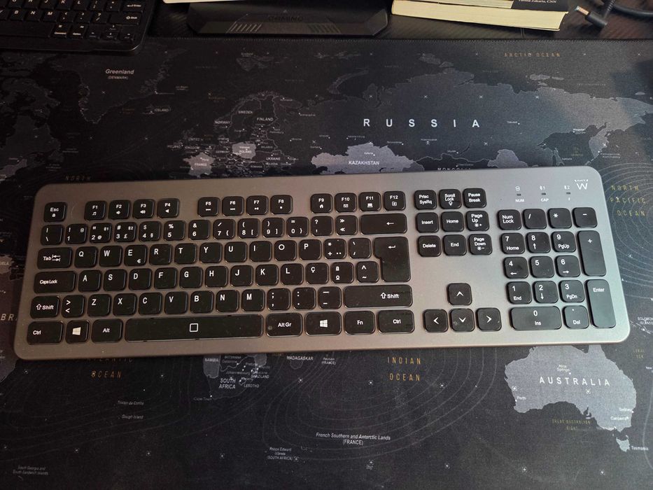 Teclado Wireless Retroiluminado Ewent EW3297 Layout Português