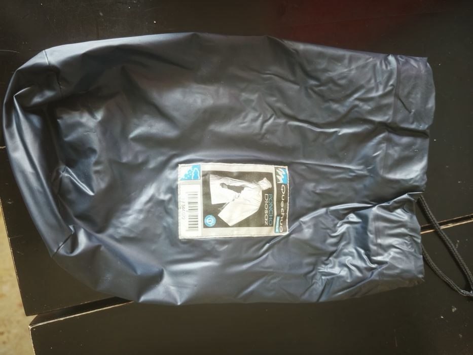 2 ponchos grandes64173131235971122