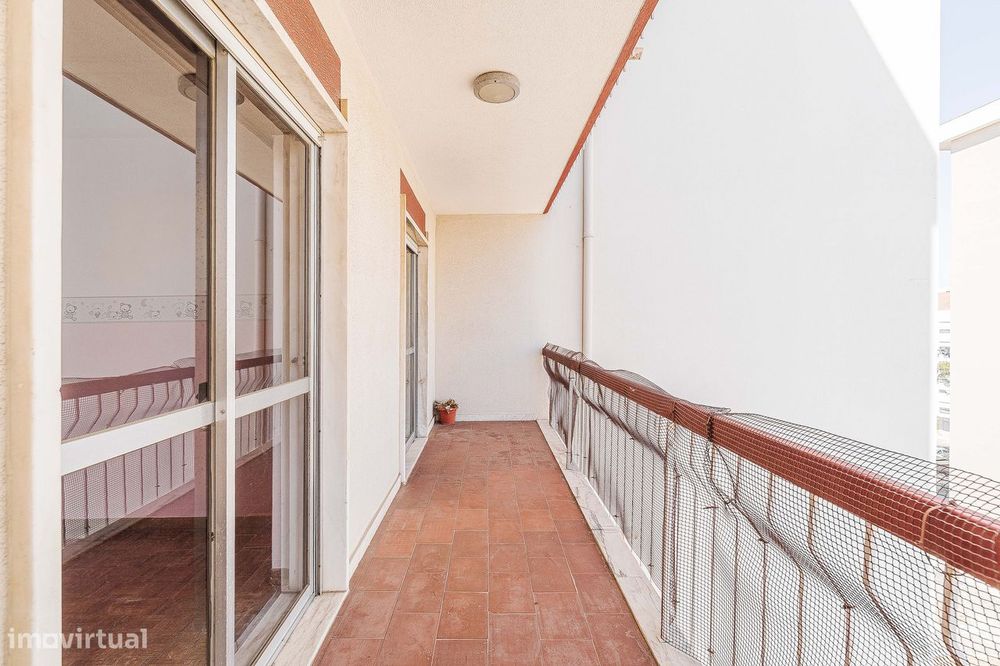 Apartamento T3 em Excelente Estado – Centro de Mem Martins