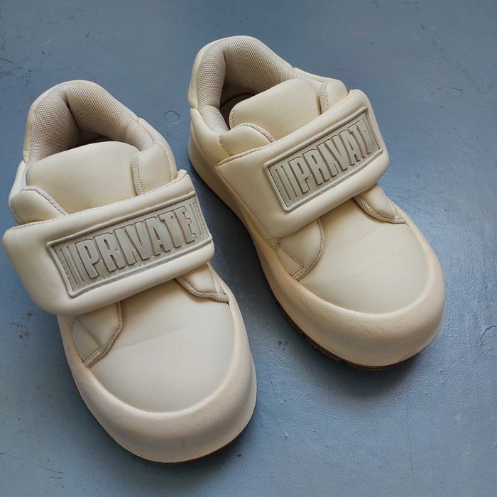 Взуття для дівчинки