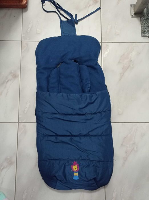 Cobre pés para carrinho de bebé