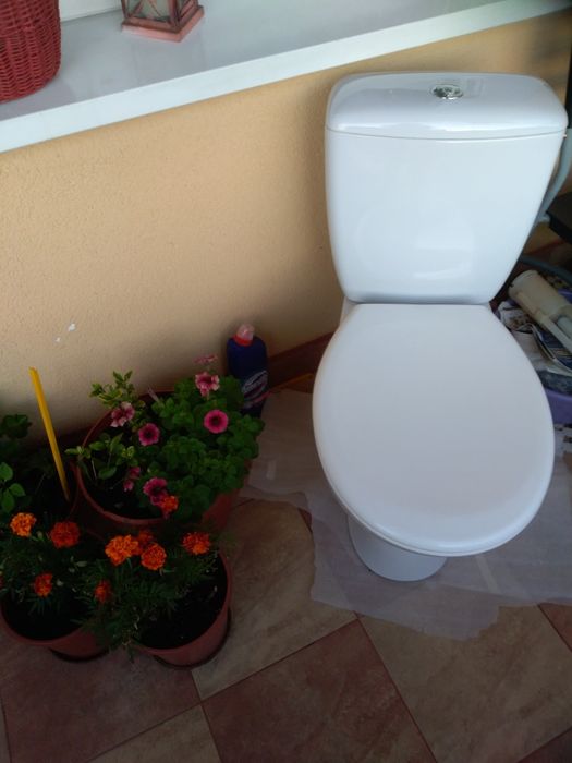 Kompakt WC z deską i spłuczką