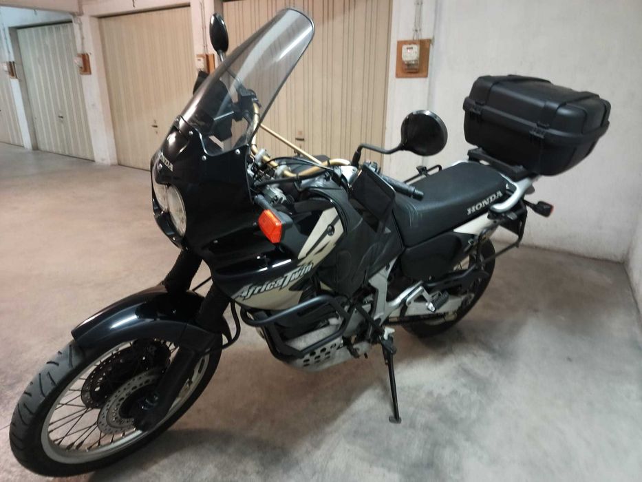 AfricaTwin XRV 750 Dezembro 2002 (ultimo ano desta geração) - 1 dono muito estimada.