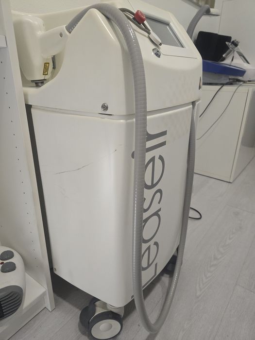 Equipamento depilação laser LEASEIR