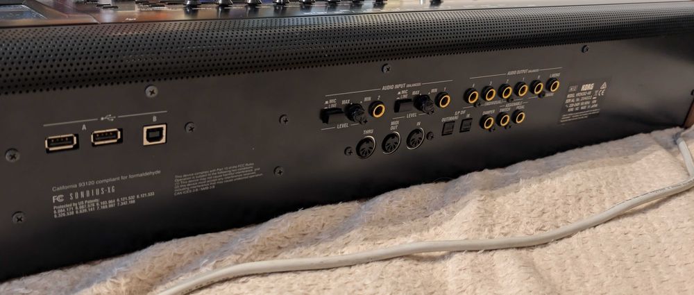 Korg Kronos 2 88 + case