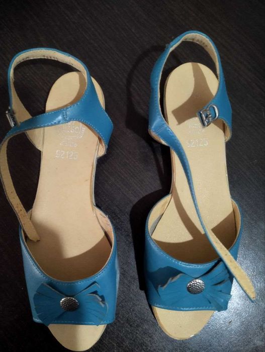 Босоніжки жіночі шкіряні