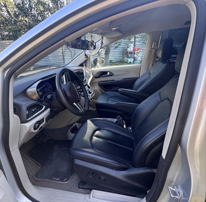 Chrysler Pacifica 2016 Stow 'n Go 3.6л + ГБО