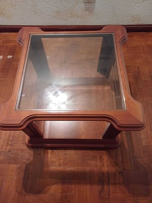 Mesa de centro em cerejeira