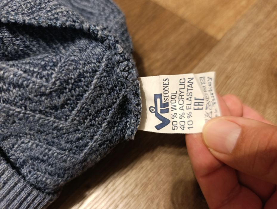 Продам свитер, 50% шерсть