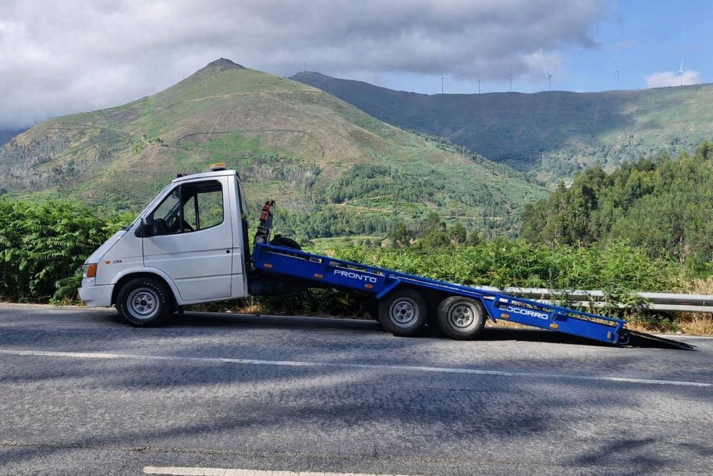 Serviço de reboque 24 horas