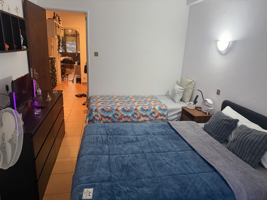 Quarto para arrendar na Póvoa de Santo Adrião Odivelas  450 mensal