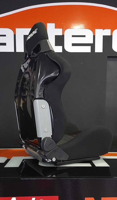 Par de Baquets Bride Pretas e Vermelhas