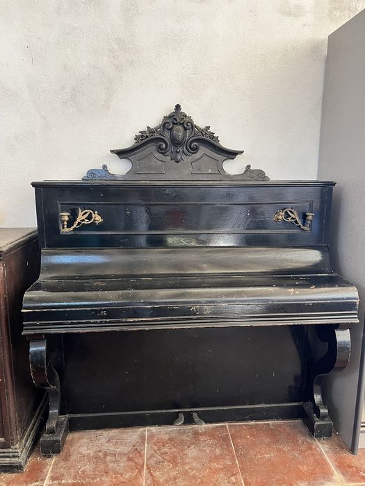 Piano vertical antigo A. Dumas Fils & Cie – Para restauro