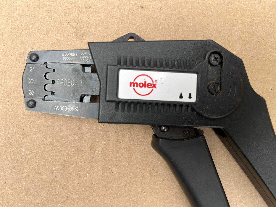 Zaciskarka do złączek Molex 69008