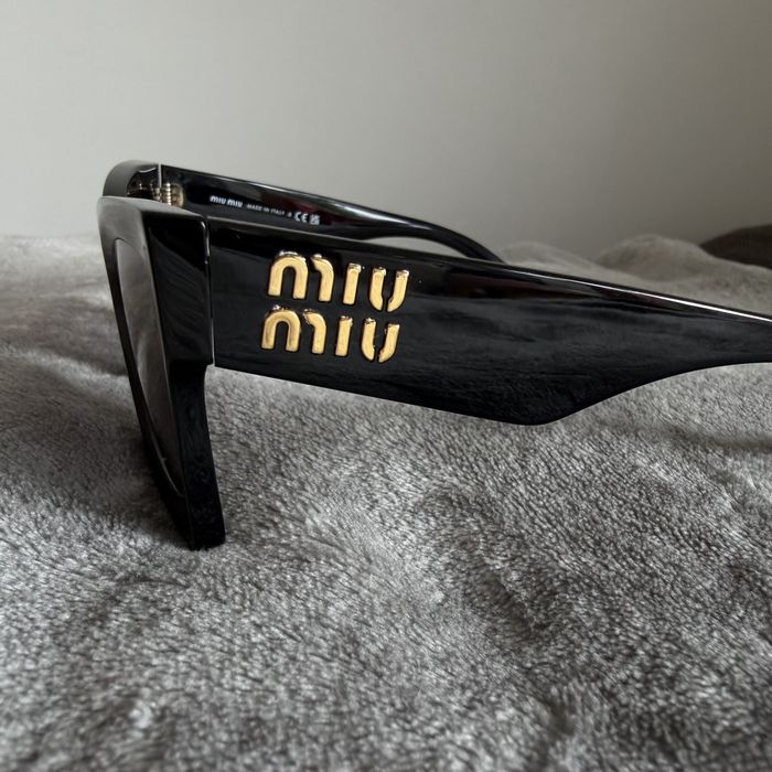 Okulary przeciwsłoneczne Miu Miu SMU 08W czarne