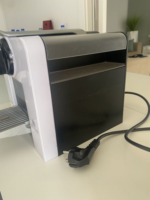 Máquina de Café Nespresso Krups – Avariada | Para Peças ou Reparação