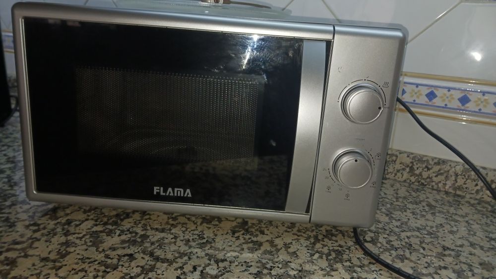 Microondas Flama 20L