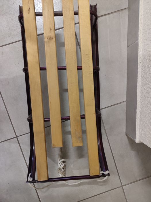 Санки практично нові