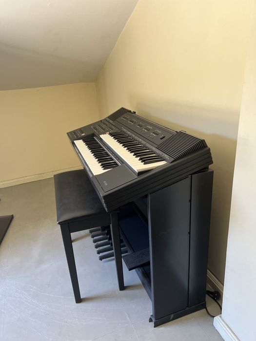 Órgão Eletrónico Farfisa TS 700 MIDI-Digital + Banco e Tampa