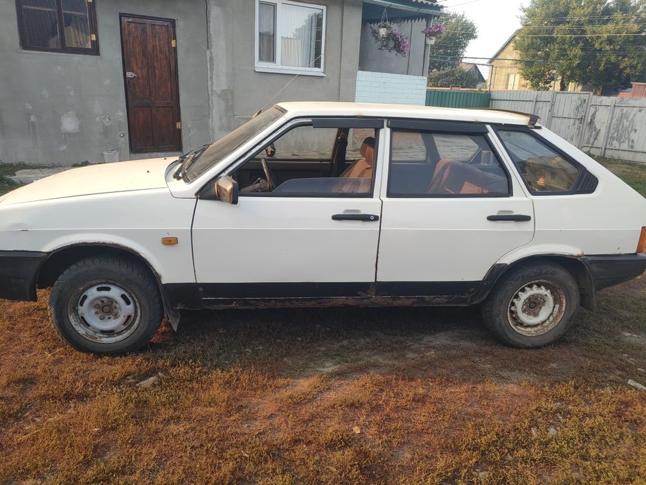 Продам Ваз 2109. На полном ходу.