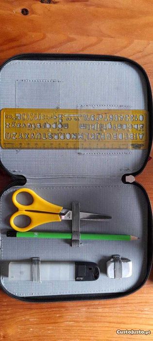 Estojo duplo para escola